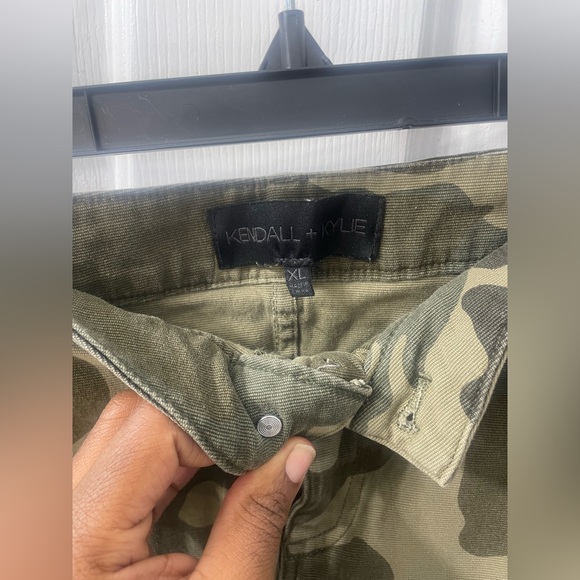 Kendall+Kylie Camo Denim Womens Mini Skirt Size XLarge - Picture 6 of 9